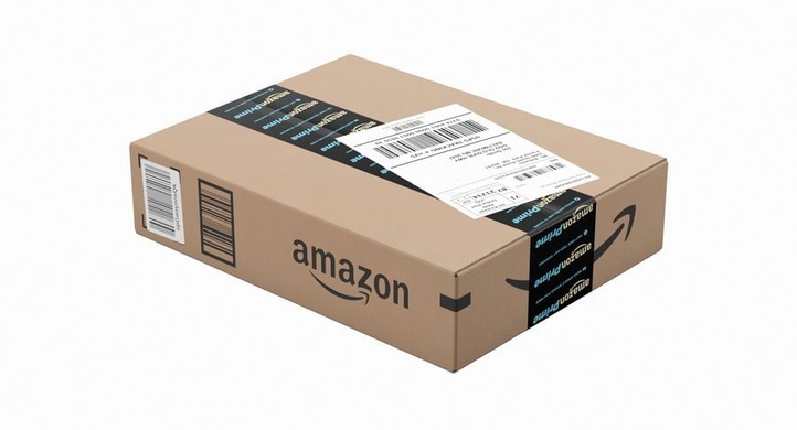 Коробка с логотипом AMAZON
